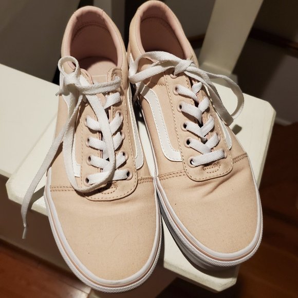 Vans-Like New! - Picture 1 of 6
